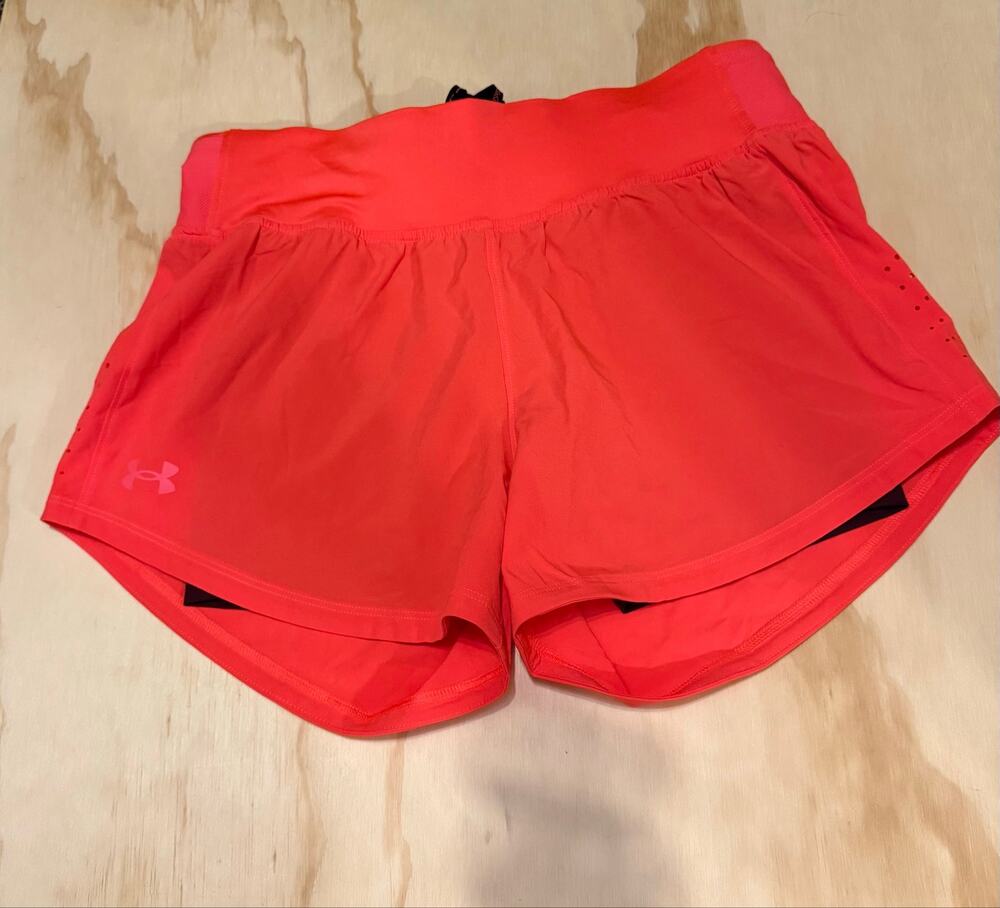 Under Armour Women’s Medium Coral Running Shorts Built-In Brief